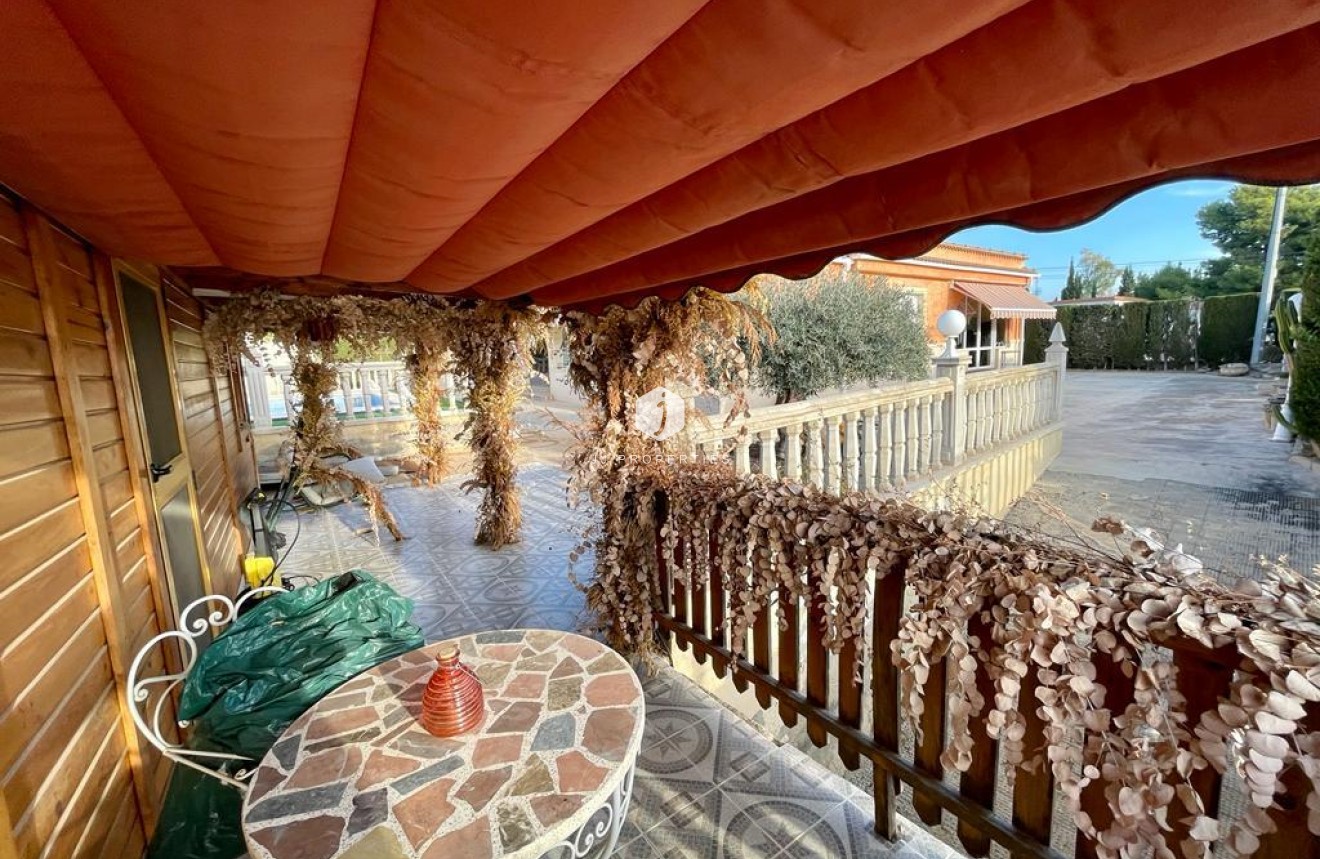 Resale - Villa -
Albatera - Inland