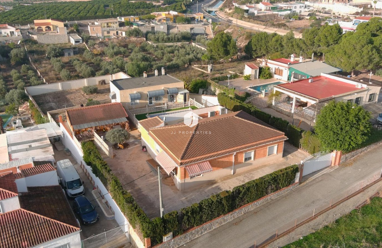 Resale - Villa -
Albatera - Inland