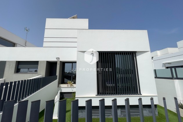 D'occasion - Chalet -
Dolores - Costa Blanca