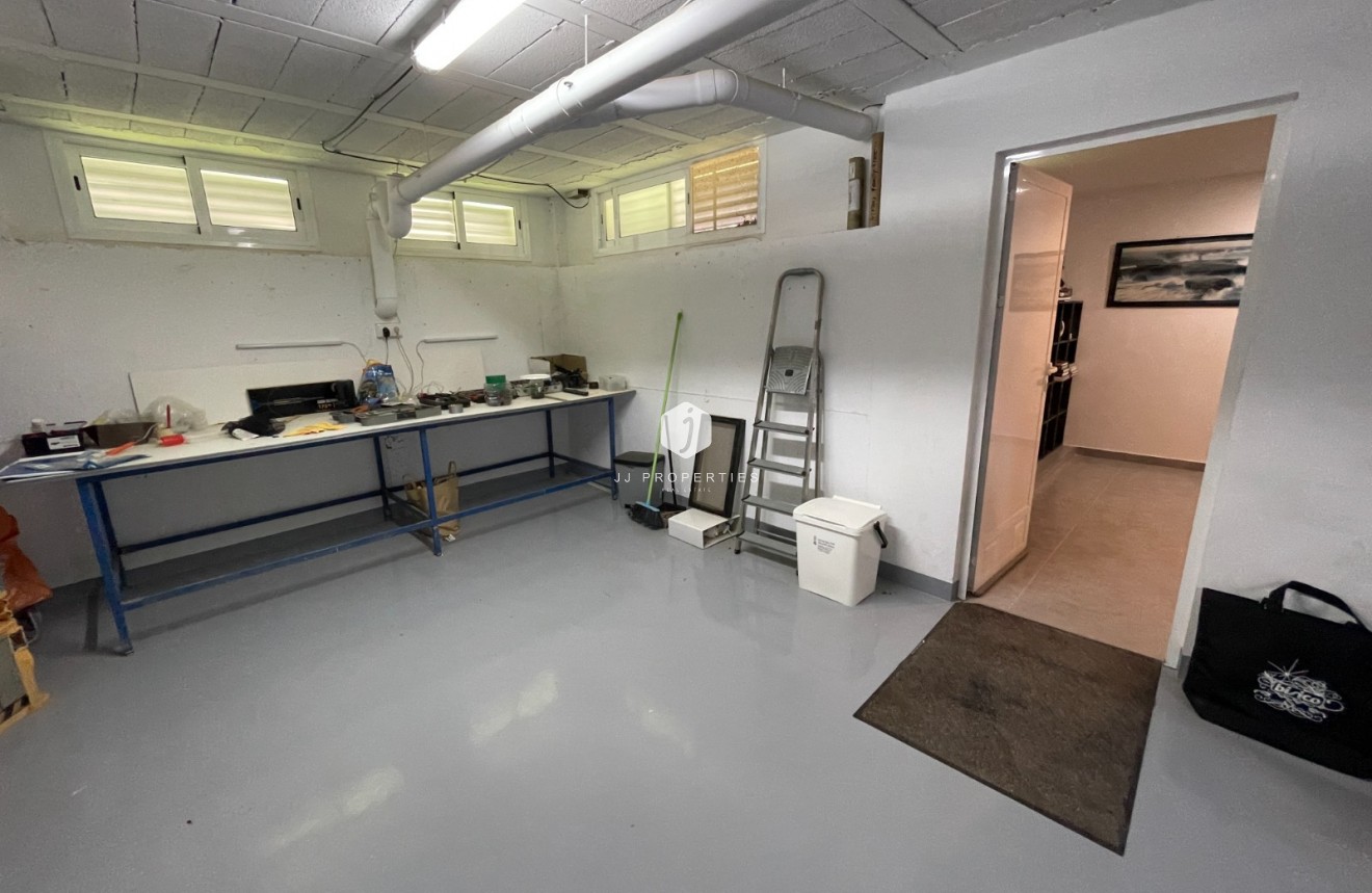 D'occasion - Chalet -
Dolores - Costa Blanca