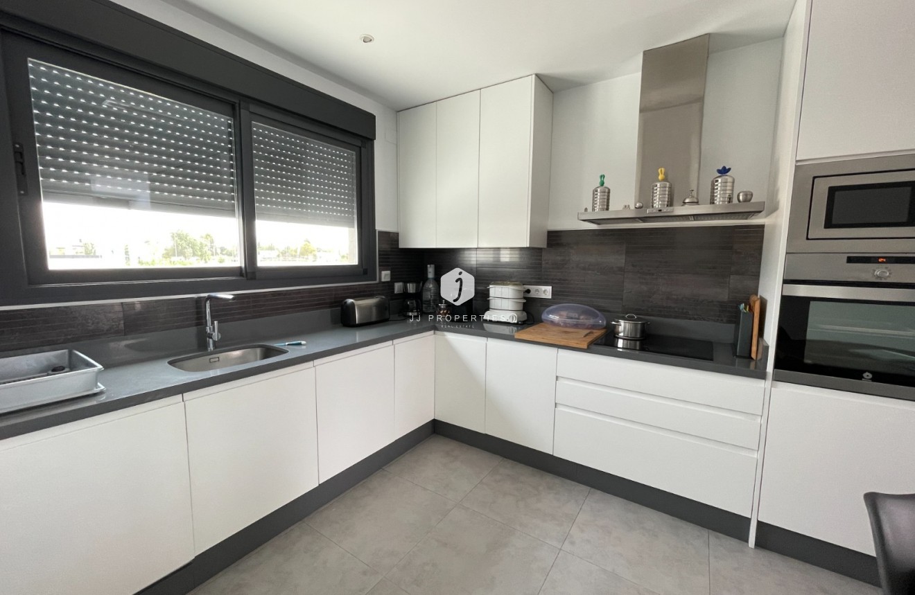 D'occasion - Chalet -
Dolores - Costa Blanca