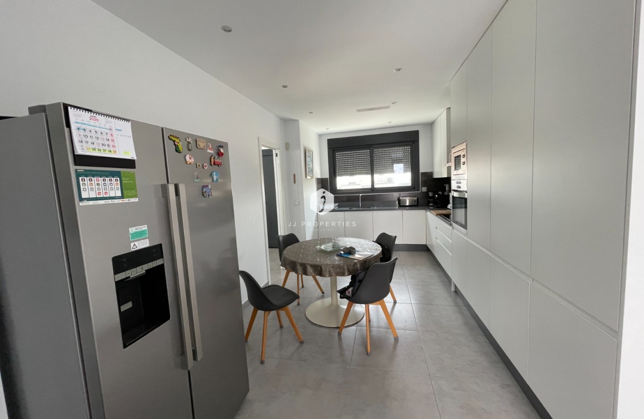 D'occasion - Chalet -
Dolores - Costa Blanca