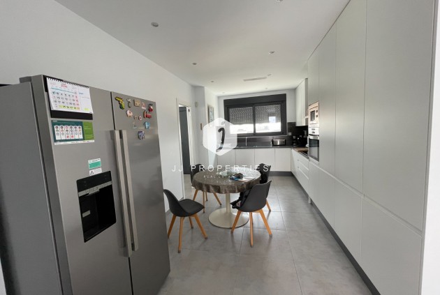 D'occasion - Chalet -
Dolores - Costa Blanca