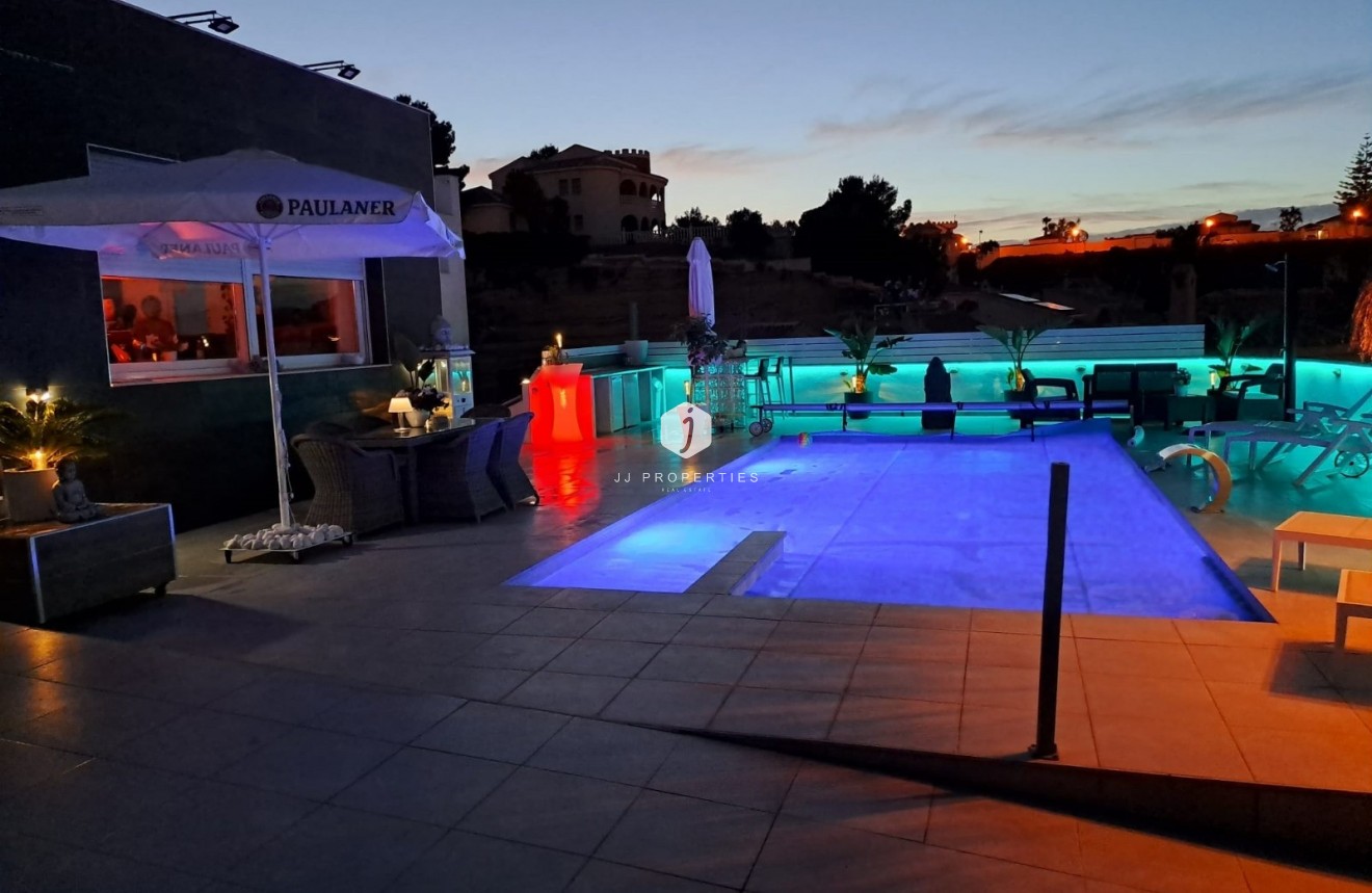 Resale - Villa -
Rojales - Inland