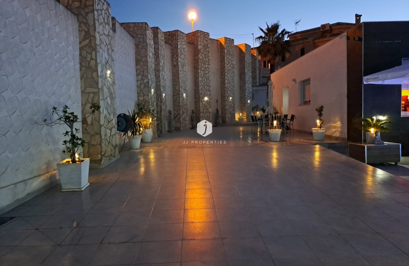 Resale - Villa -
Rojales - Inland