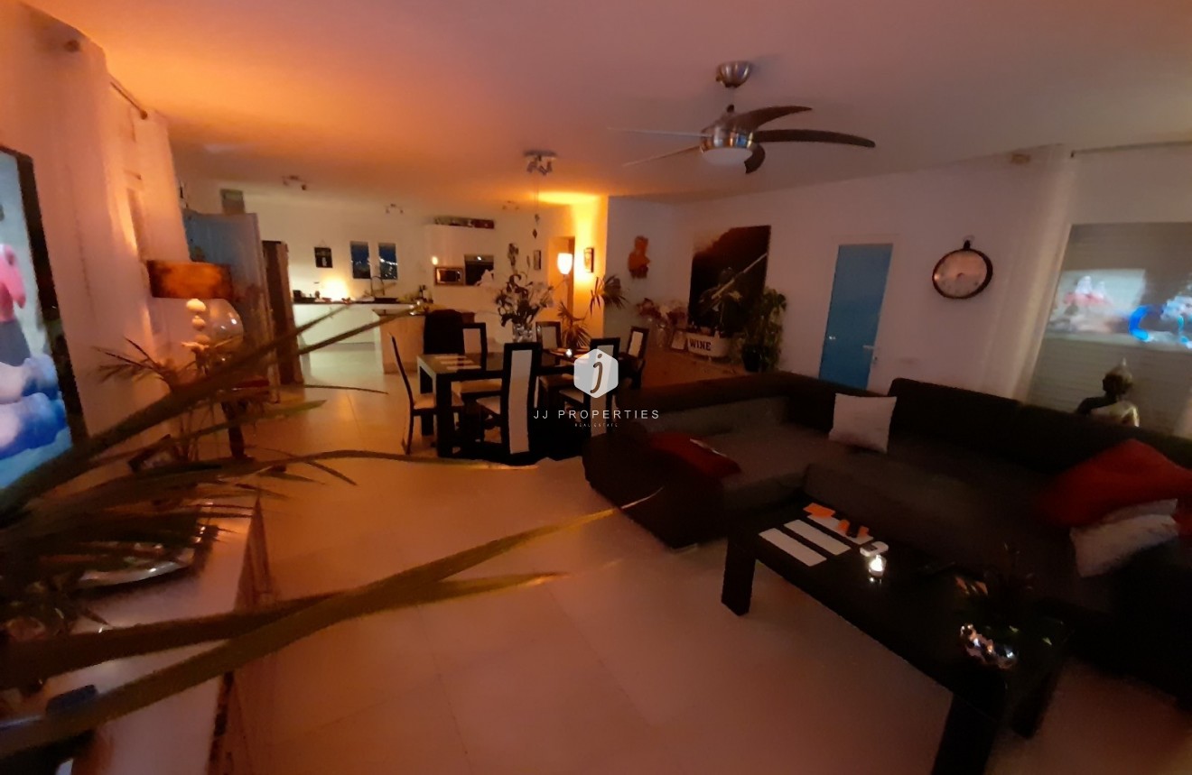 Resale - Villa -
Rojales - Inland