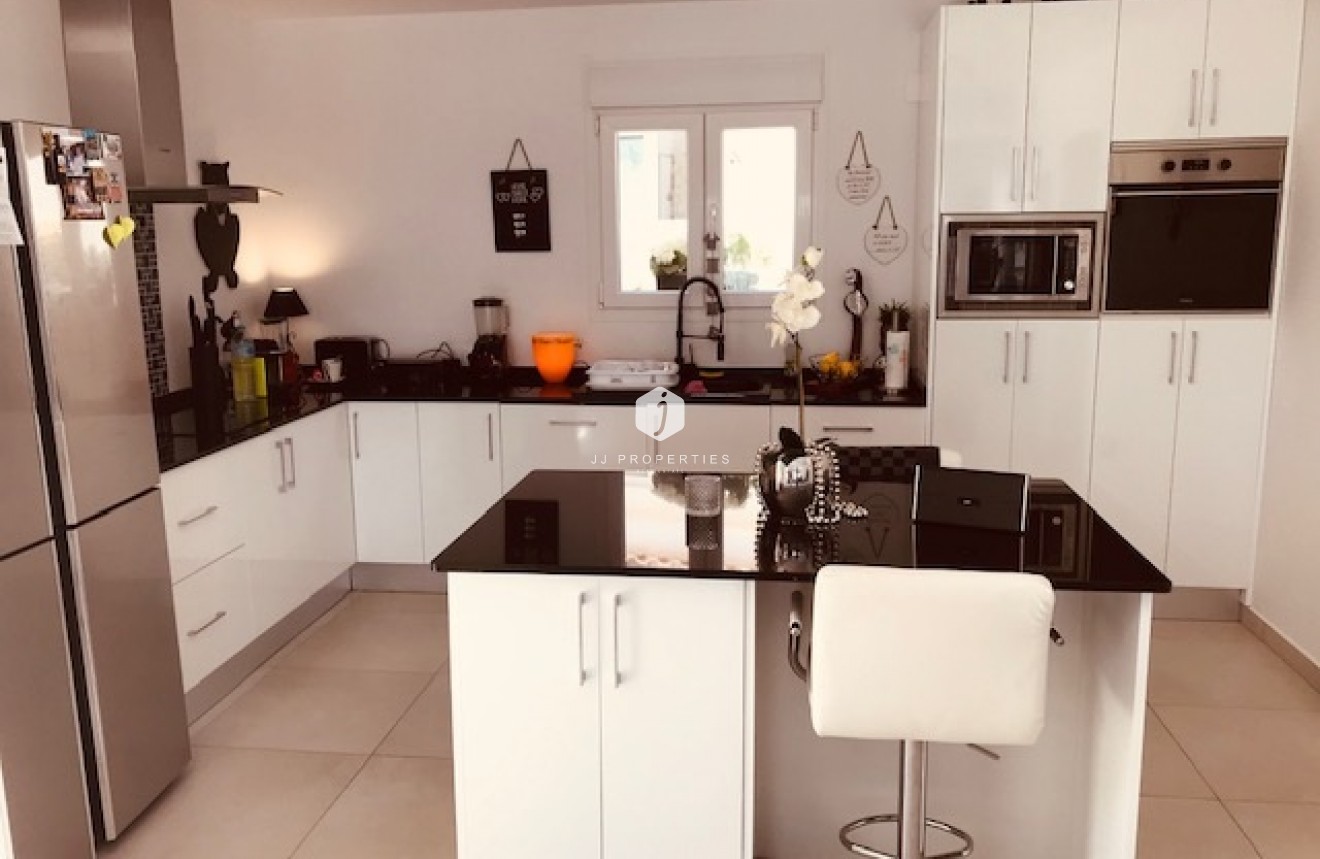 Resale - Villa -
Rojales - Inland