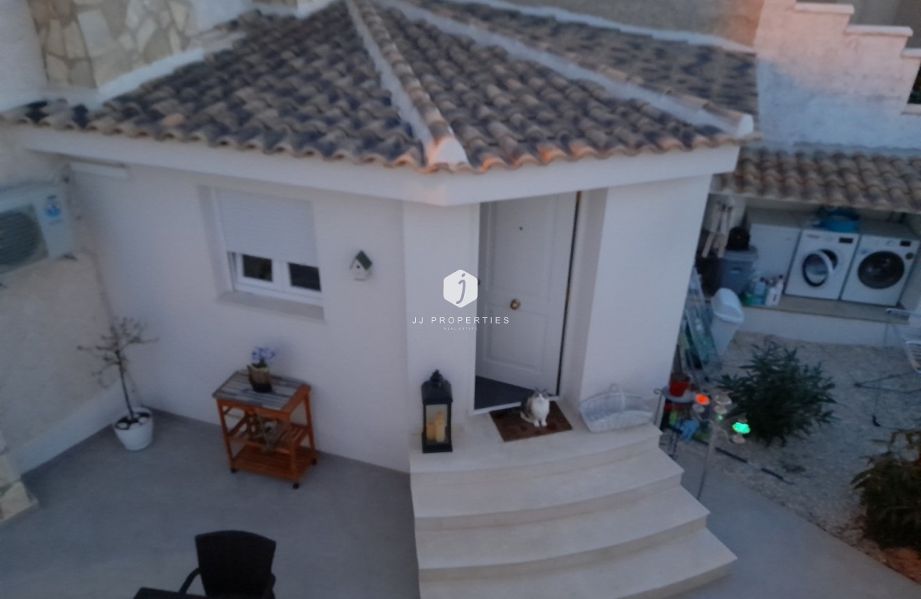 Resale - Villa -
Rojales - Inland