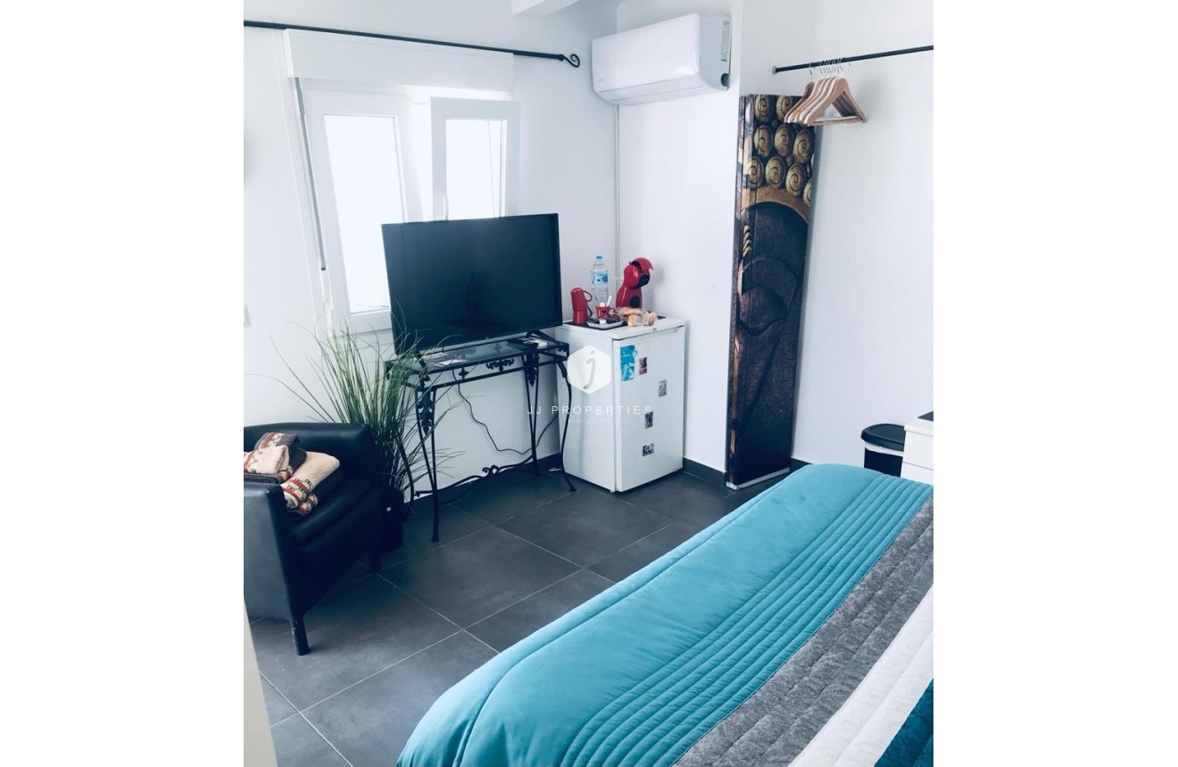 Resale - Villa -
Rojales - Inland