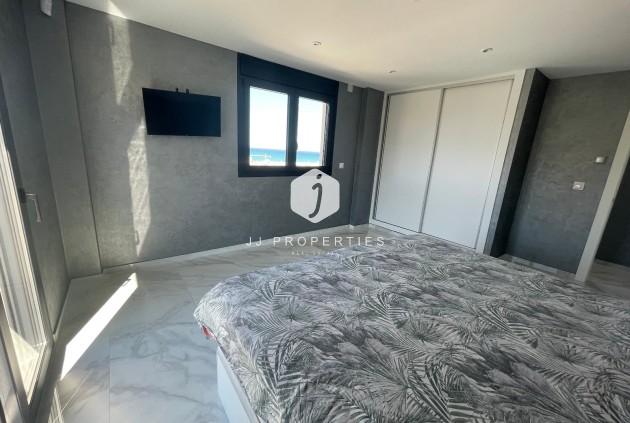 Resale - Villa -
La Mata - Costa Blanca