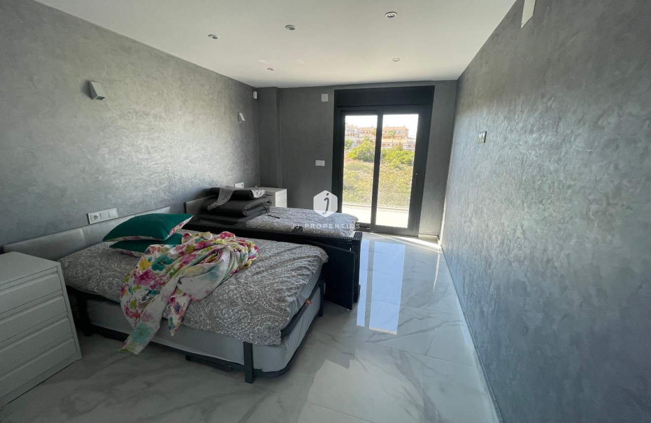 Resale - Villa -
La Mata - Costa Blanca