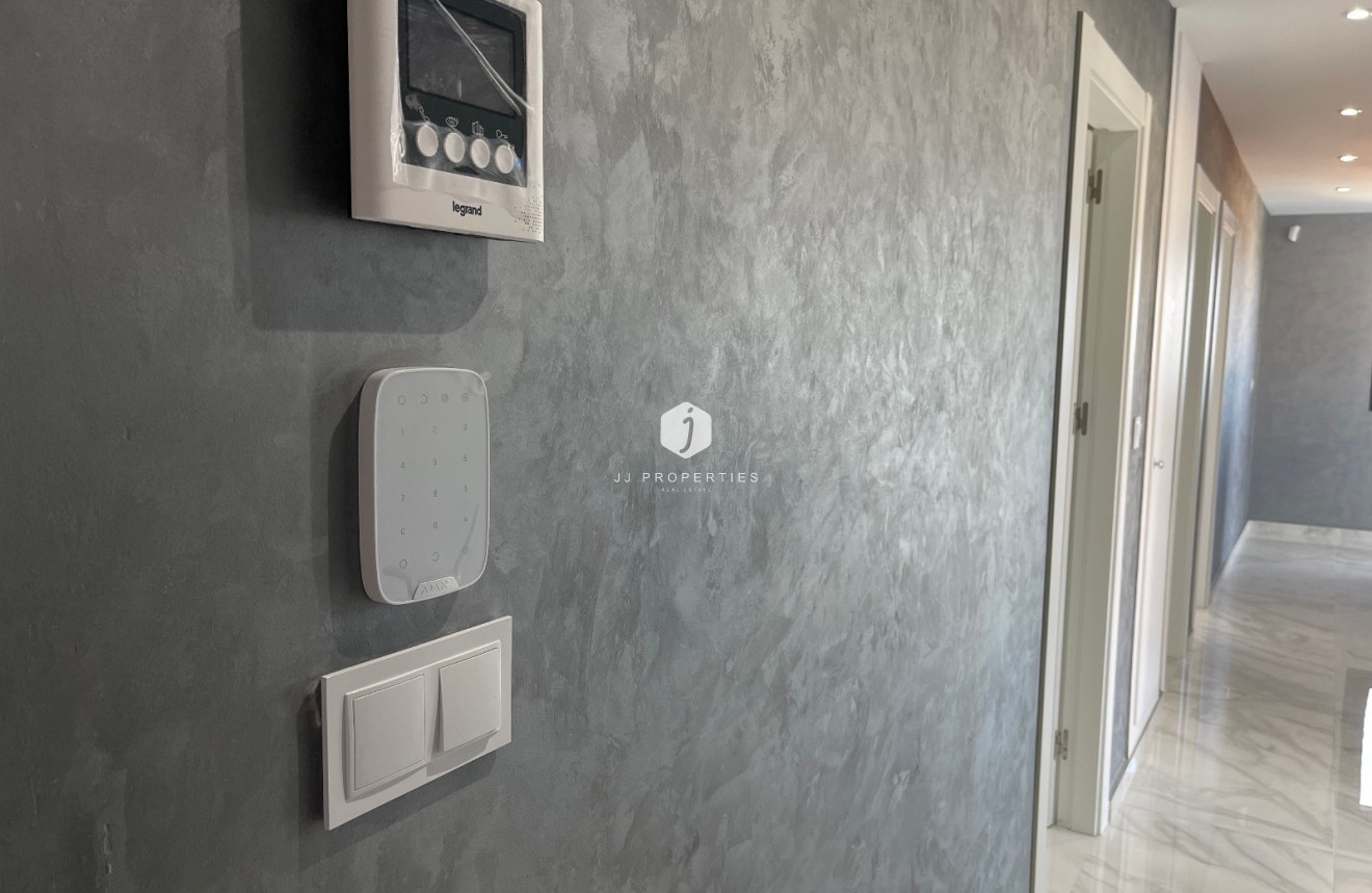 Resale - Villa -
La Mata - Costa Blanca