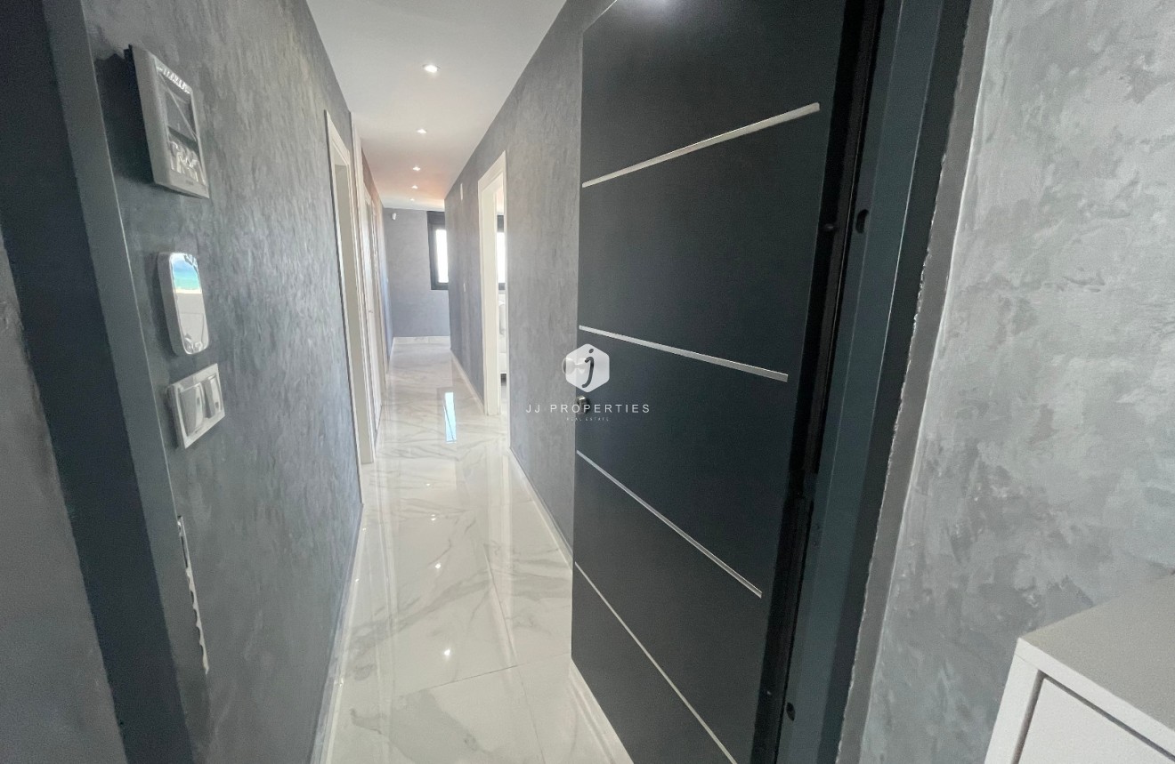 Resale - Villa -
La Mata - Costa Blanca