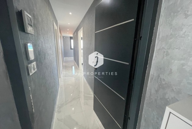 Resale - Villa -
La Mata - Costa Blanca