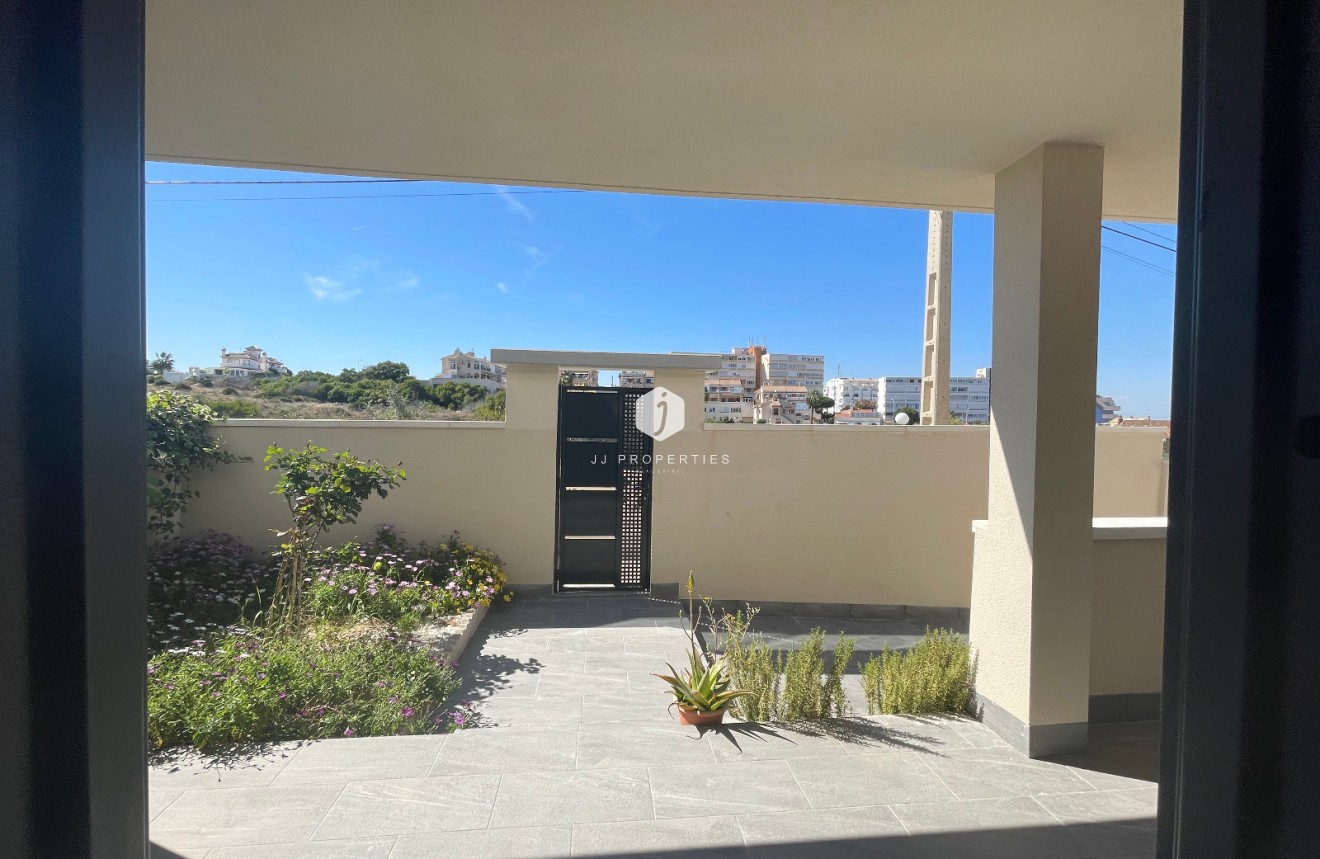 Resale - Villa -
La Mata - Costa Blanca