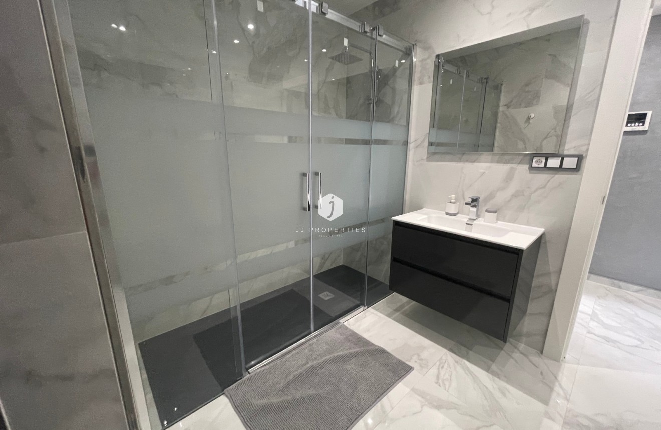 Resale - Villa -
La Mata - Costa Blanca