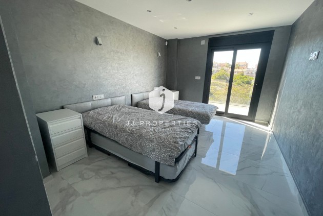 Resale - Villa -
La Mata - Costa Blanca