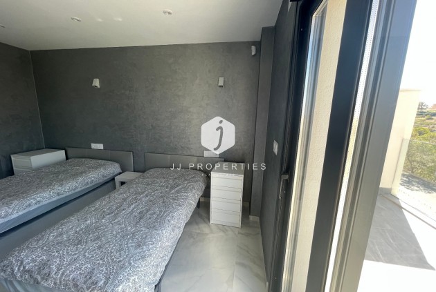 Resale - Villa -
La Mata - Costa Blanca