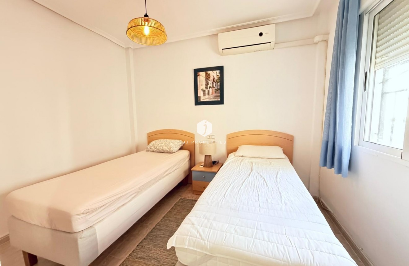 Resale - Apartment / flat -
Orihuela Costa - Costa Blanca