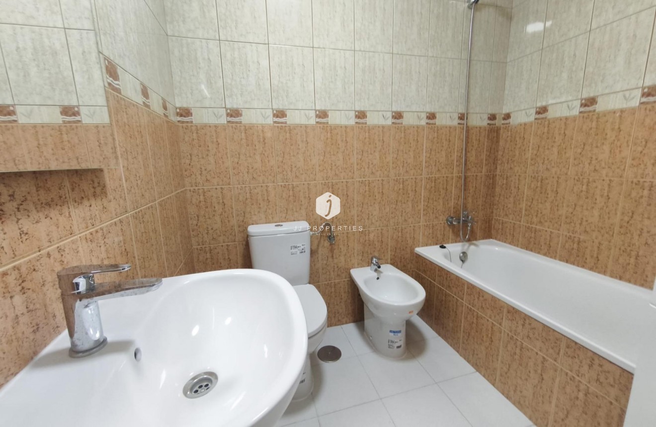 Resale - Chalet -
Torrevieja - Los Balcones