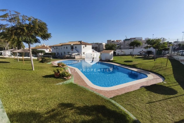 Resale - Chalet -
Torrevieja - Los Balcones