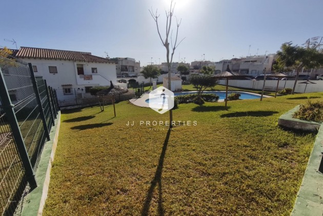 Resale - Chalet -
Torrevieja - Los Balcones