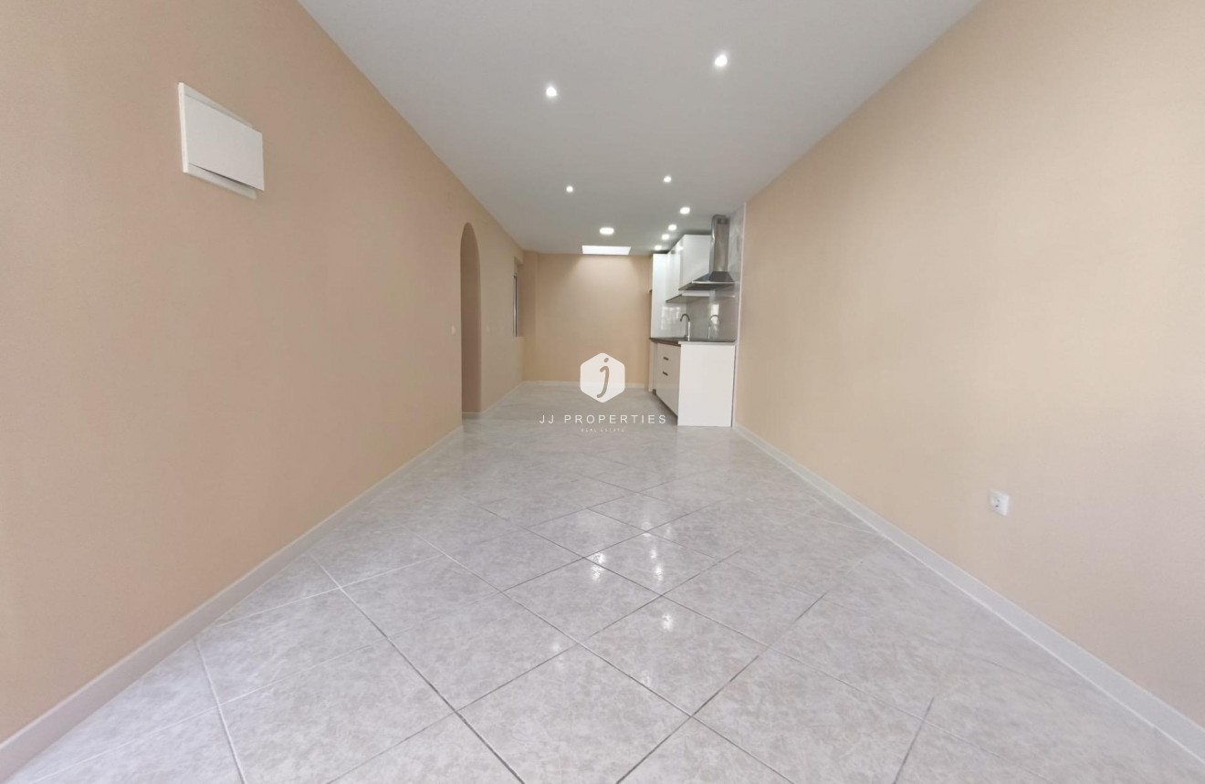 Resale - Bungalow -
Torrevieja - La Siesta - El Salado - Torreta