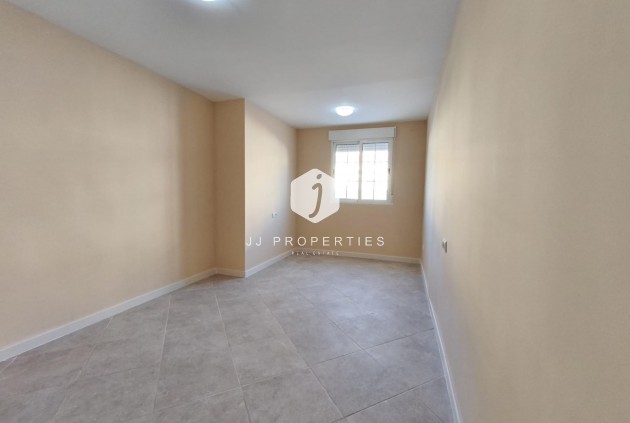 Resale - Bungalow -
Torrevieja - La Siesta - El Salado - Torreta