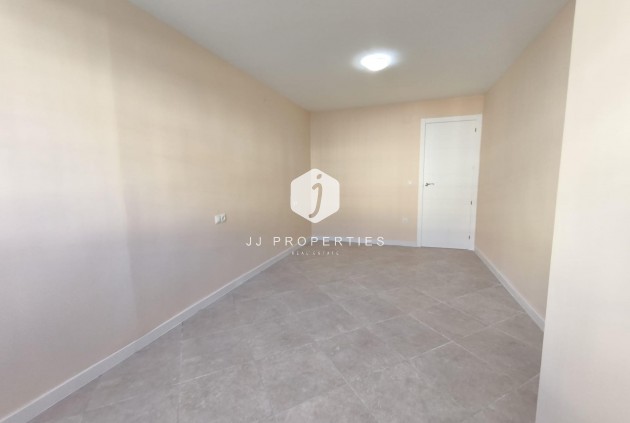 Resale - Bungalow -
Torrevieja - La Siesta - El Salado - Torreta