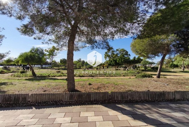 Resale - Bungalow -
Torrevieja - La Siesta - El Salado - Torreta