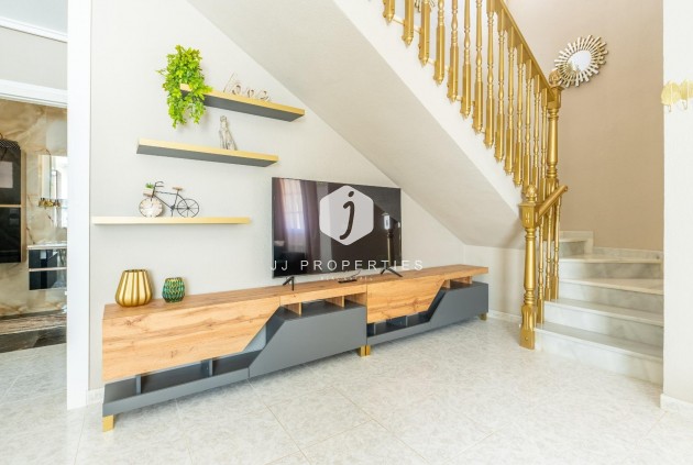 Resale - Chalet -
Torrevieja - Los Balcones - Los Altos del Edén