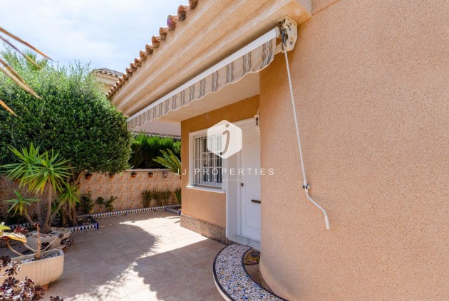 Resale - Chalet -
Torrevieja - Los Balcones - Los Altos del Edén