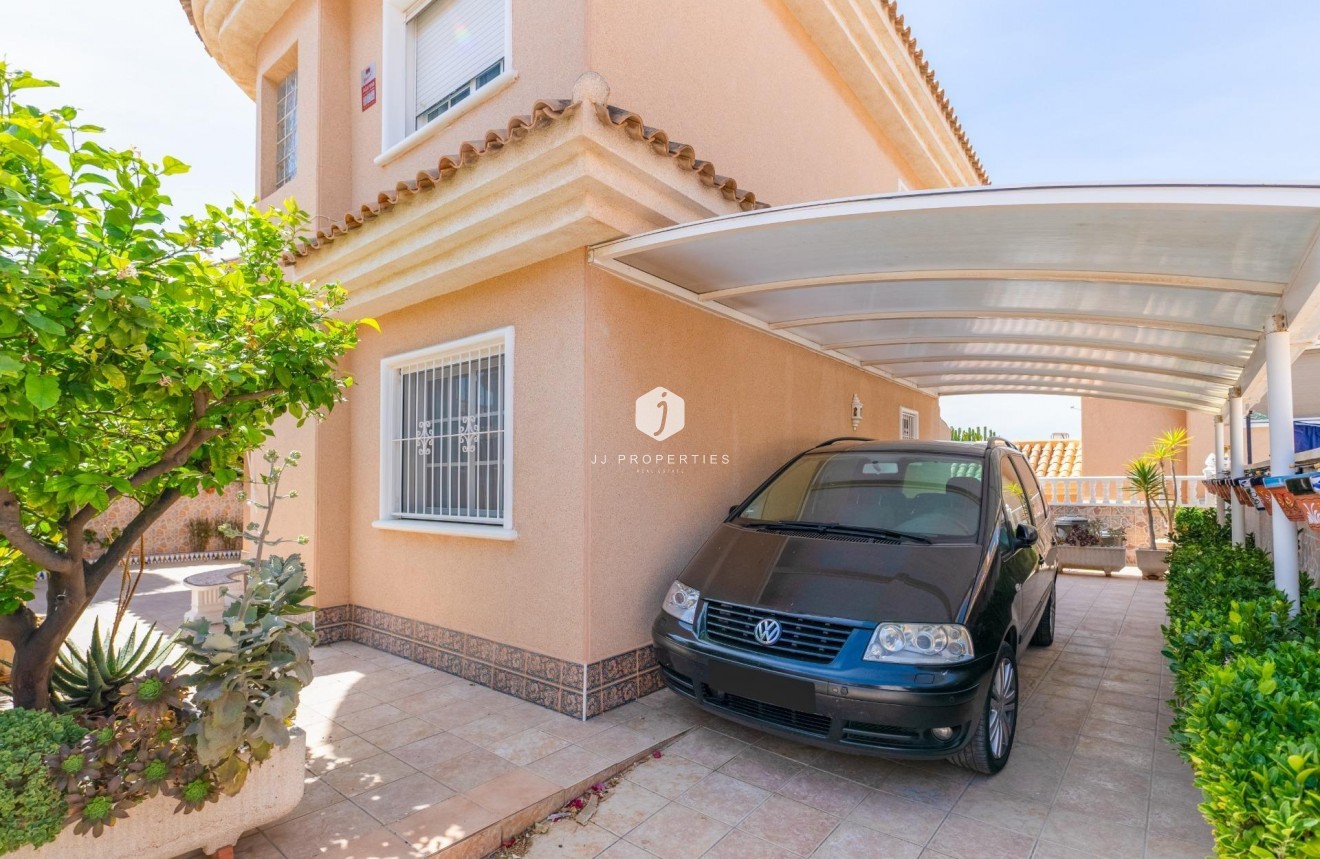 Resale - Chalet -
Torrevieja - Los Balcones - Los Altos del Edén