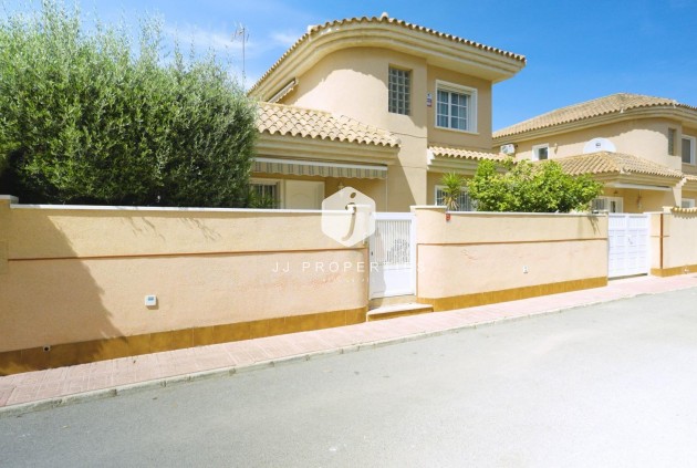 Resale - Chalet -
Torrevieja - Los Balcones - Los Altos del Edén