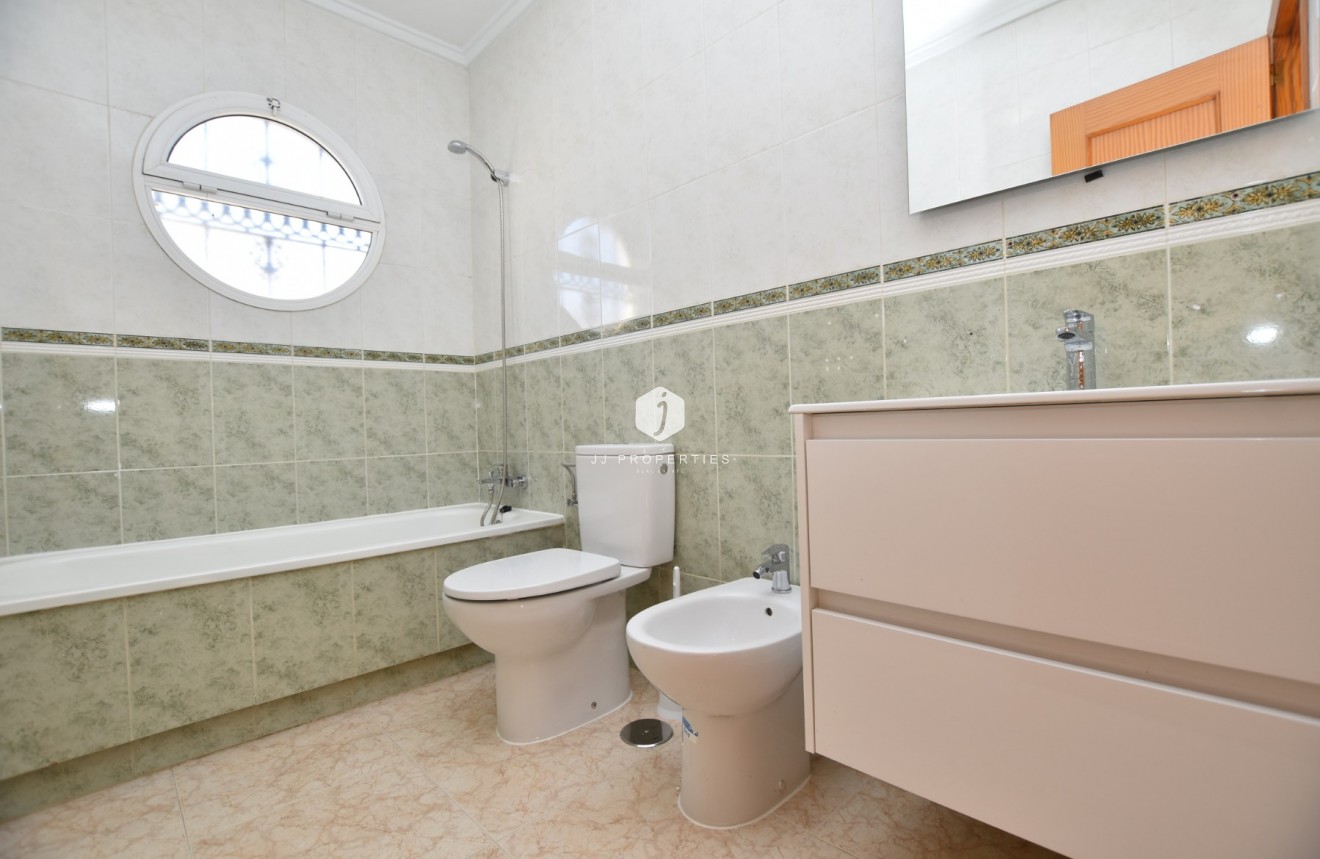 Resale - Chalet -
Orihuela Costa - Costa Blanca