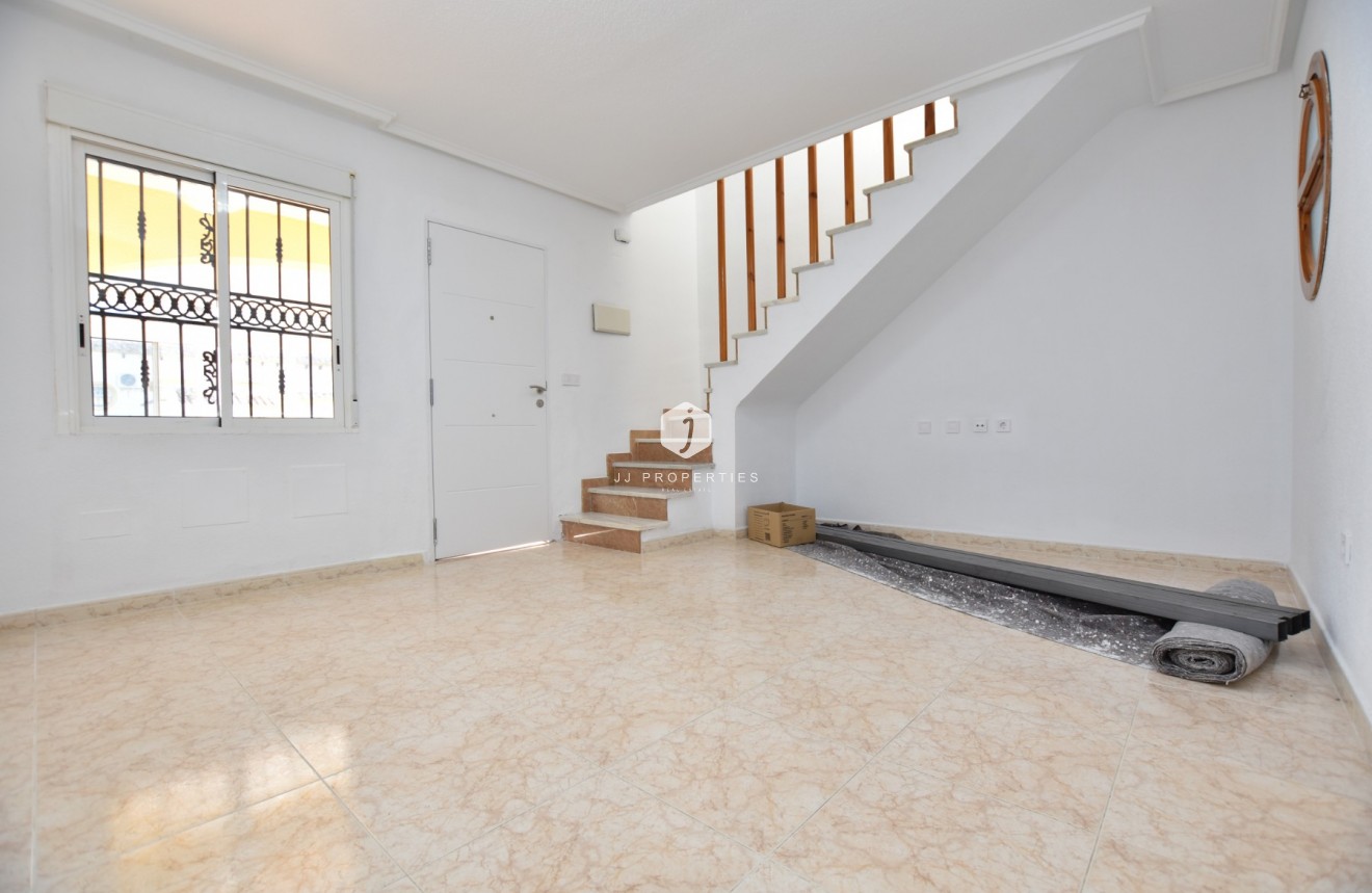 Resale - Chalet -
Orihuela Costa - Costa Blanca