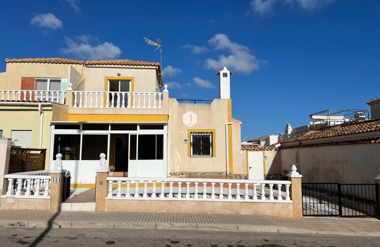 Resale - Chalet -
Orihuela Costa - Costa Blanca