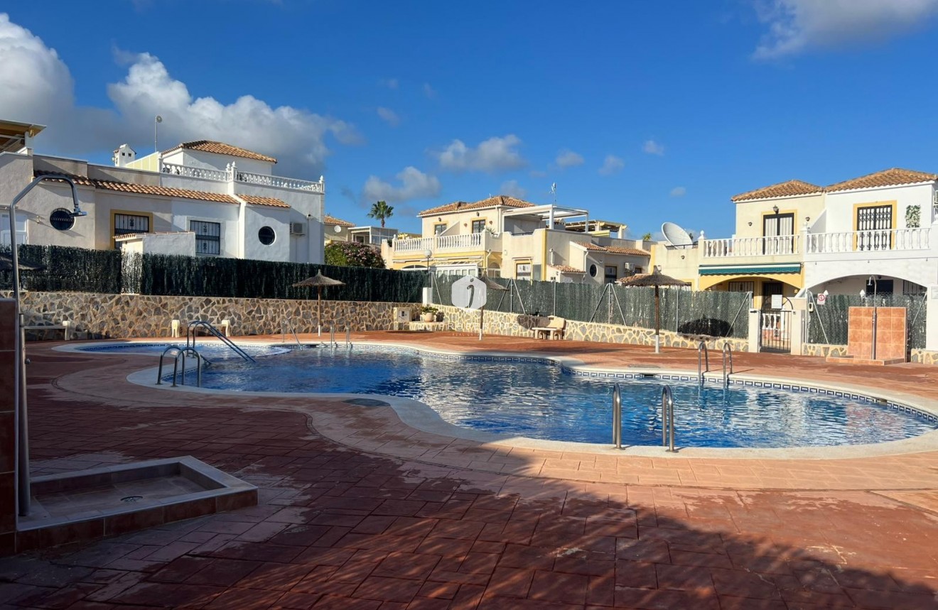 Resale - Chalet -
Orihuela Costa - Costa Blanca