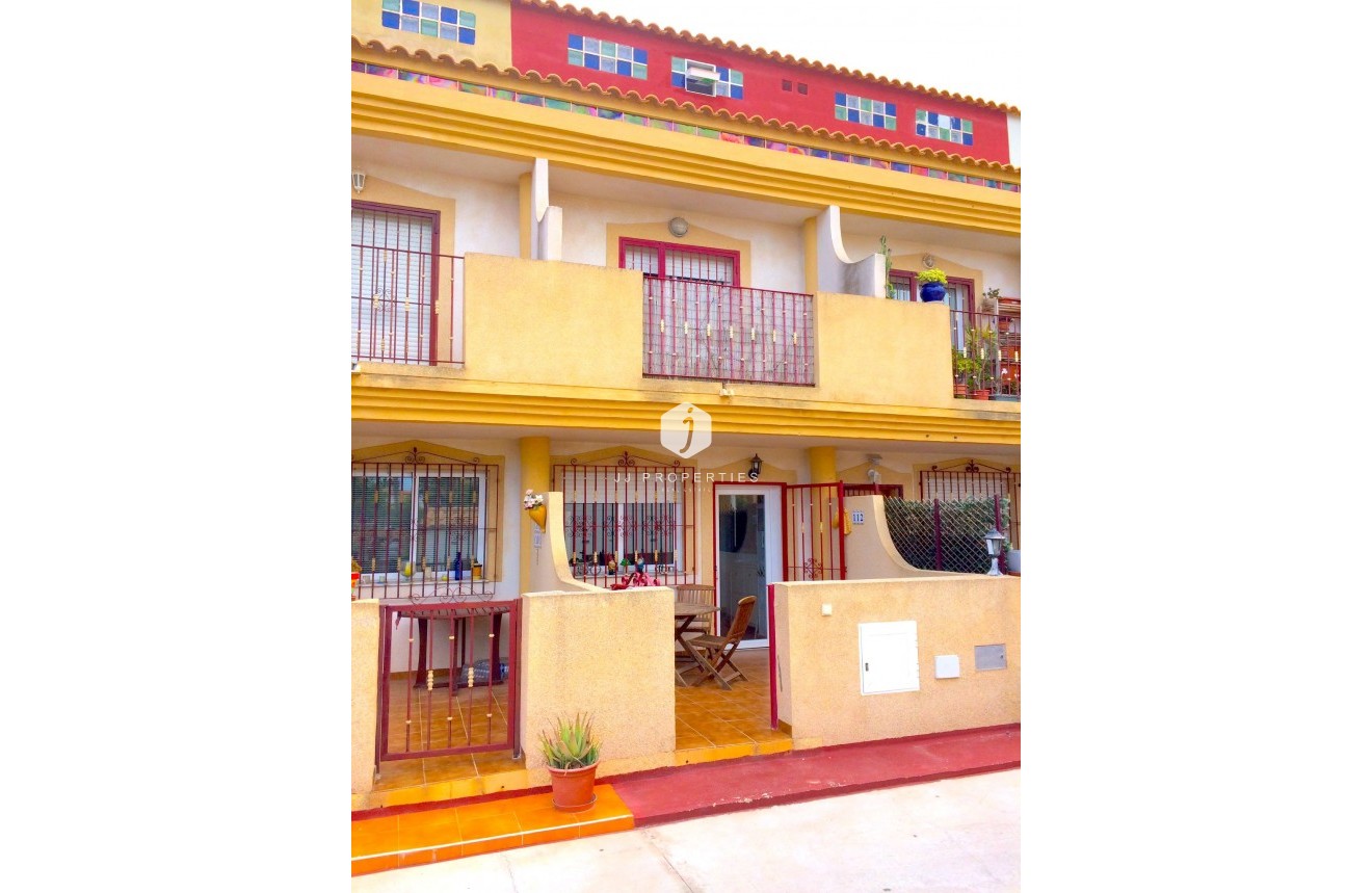 Aus zweiter Hand - Chalet -
Playa Flamenca - Costa Blanca