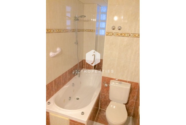 Aus zweiter Hand - Chalet -
Playa Flamenca - Costa Blanca