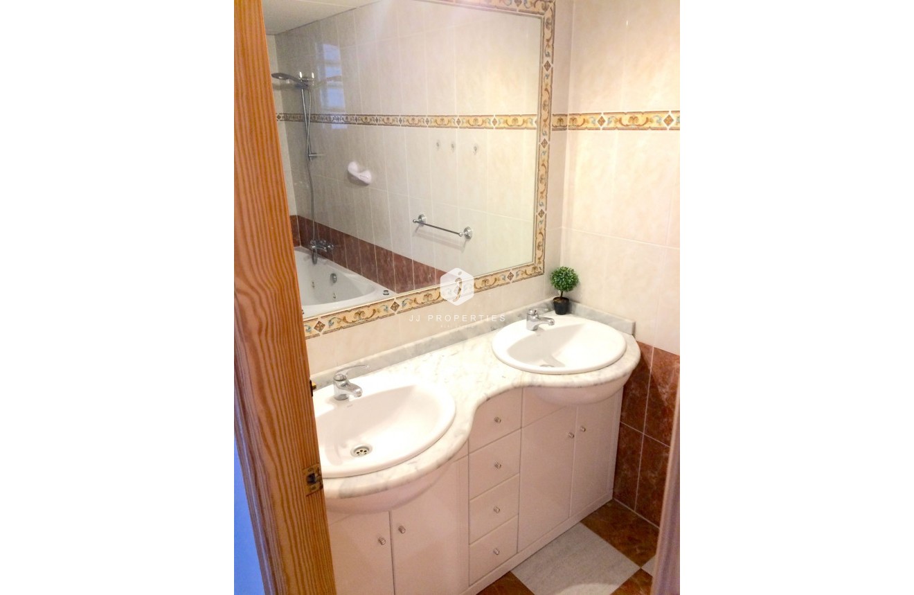 Aus zweiter Hand - Chalet -
Playa Flamenca - Costa Blanca