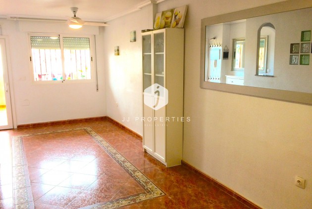 Aus zweiter Hand - Chalet -
Playa Flamenca - Costa Blanca