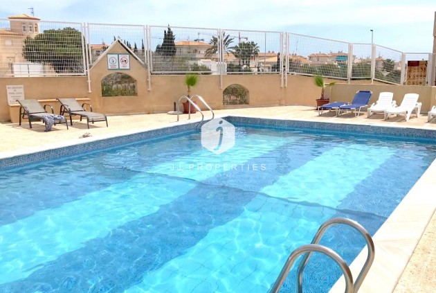 Aus zweiter Hand - Chalet -
Playa Flamenca - Costa Blanca