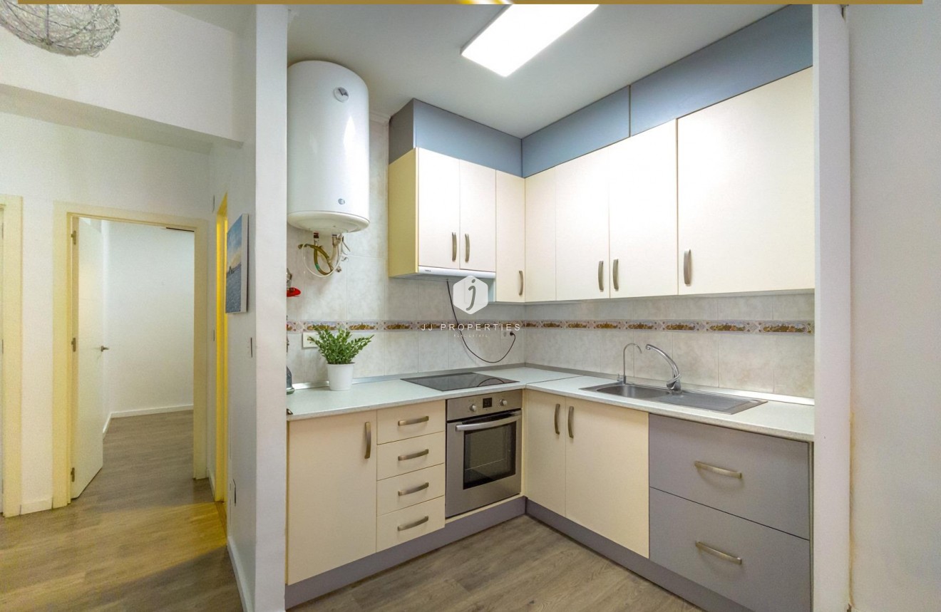 Resale - Apartment / flat -
Torrevieja - Estacion de autobuses