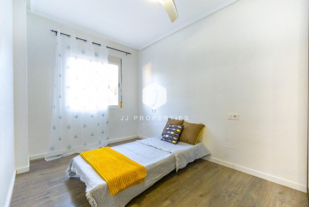 Resale - Apartment / flat -
Torrevieja - Estacion de autobuses