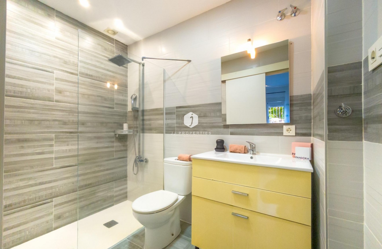 Resale - Apartment / flat -
Torrevieja - Estacion de autobuses