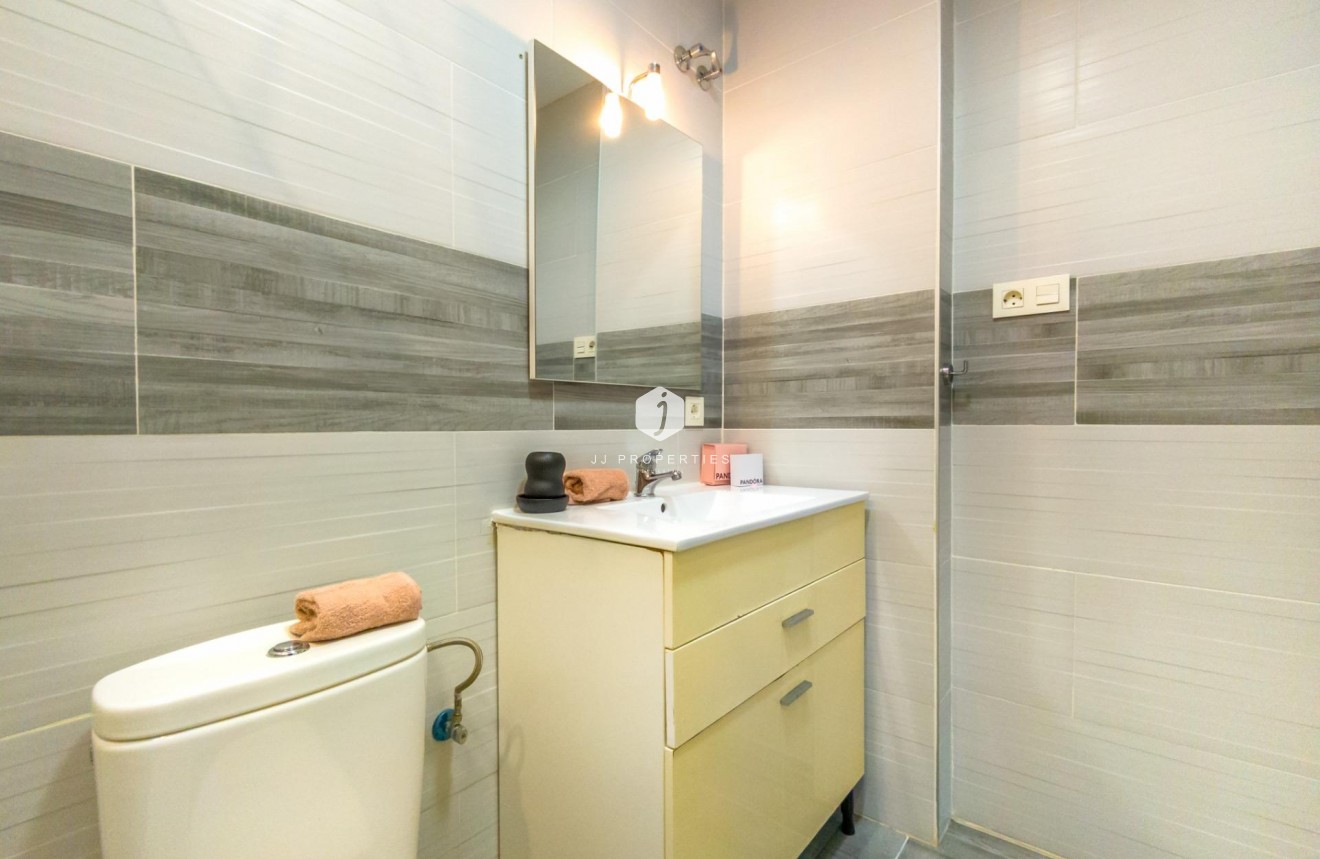 Resale - Apartment / flat -
Torrevieja - Estacion de autobuses