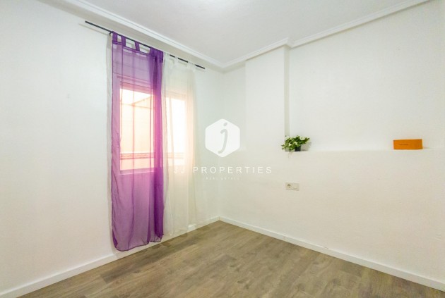 Resale - Apartment / flat -
Torrevieja - Estacion de autobuses