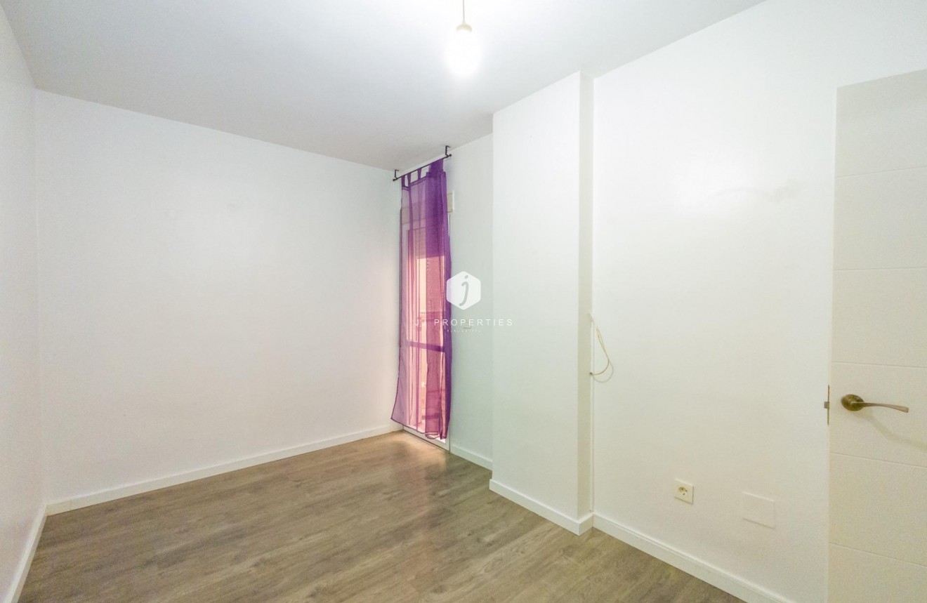 Resale - Apartment / flat -
Torrevieja - Estacion de autobuses