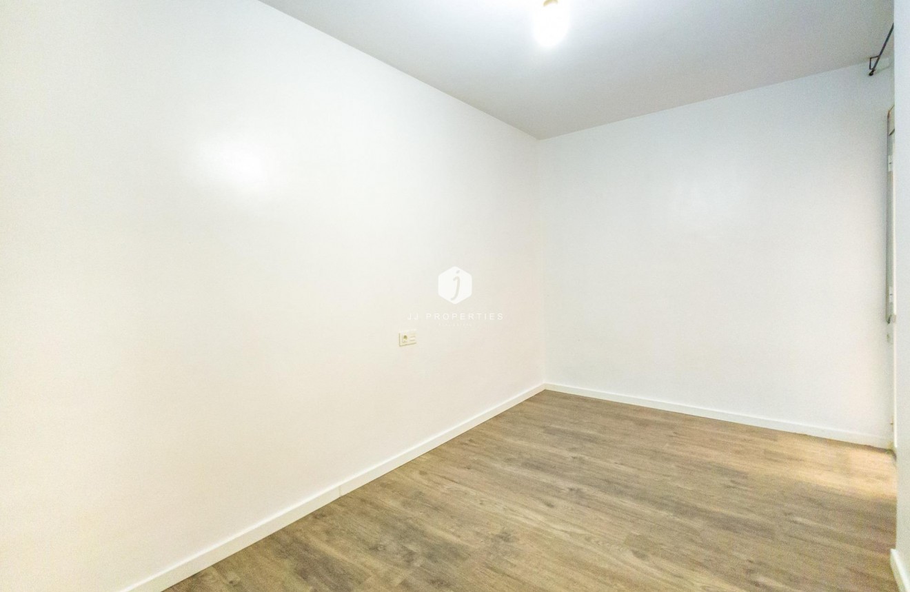 Resale - Apartment / flat -
Torrevieja - Estacion de autobuses